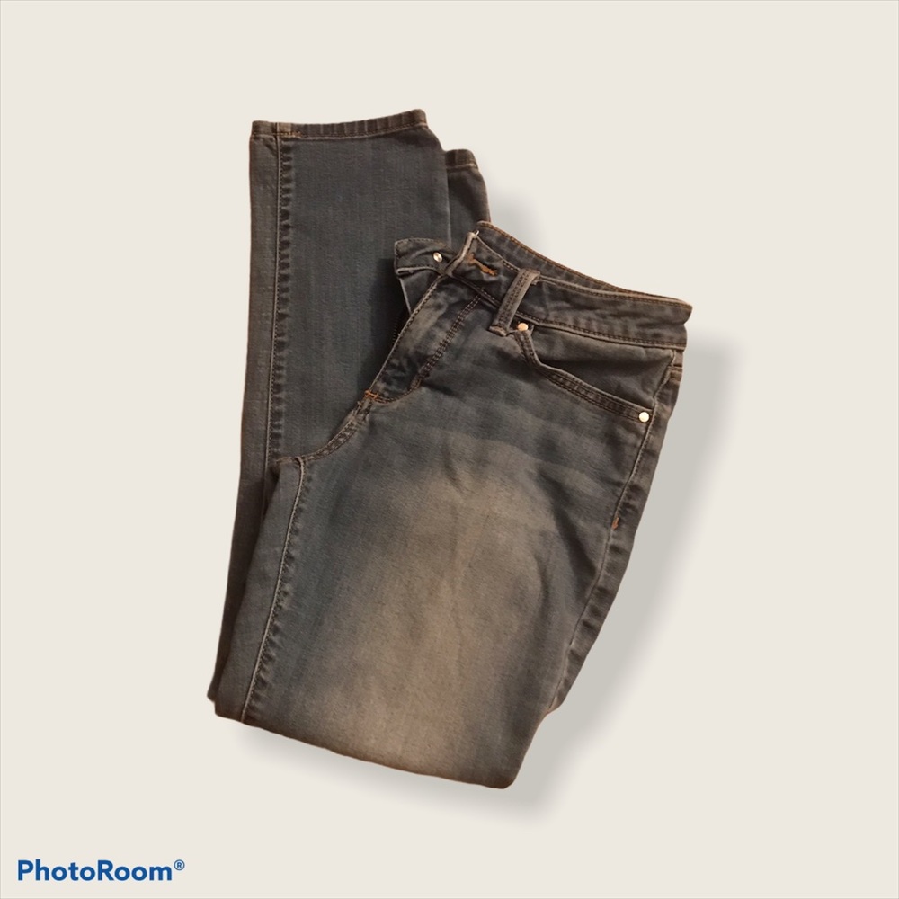 A.n.a skinny capris